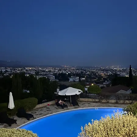 Luxury Villa Peyia